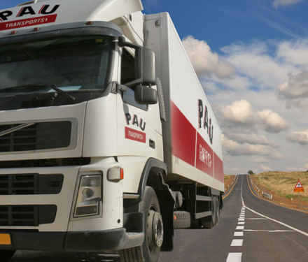 Camión de Transports Pau en carretera